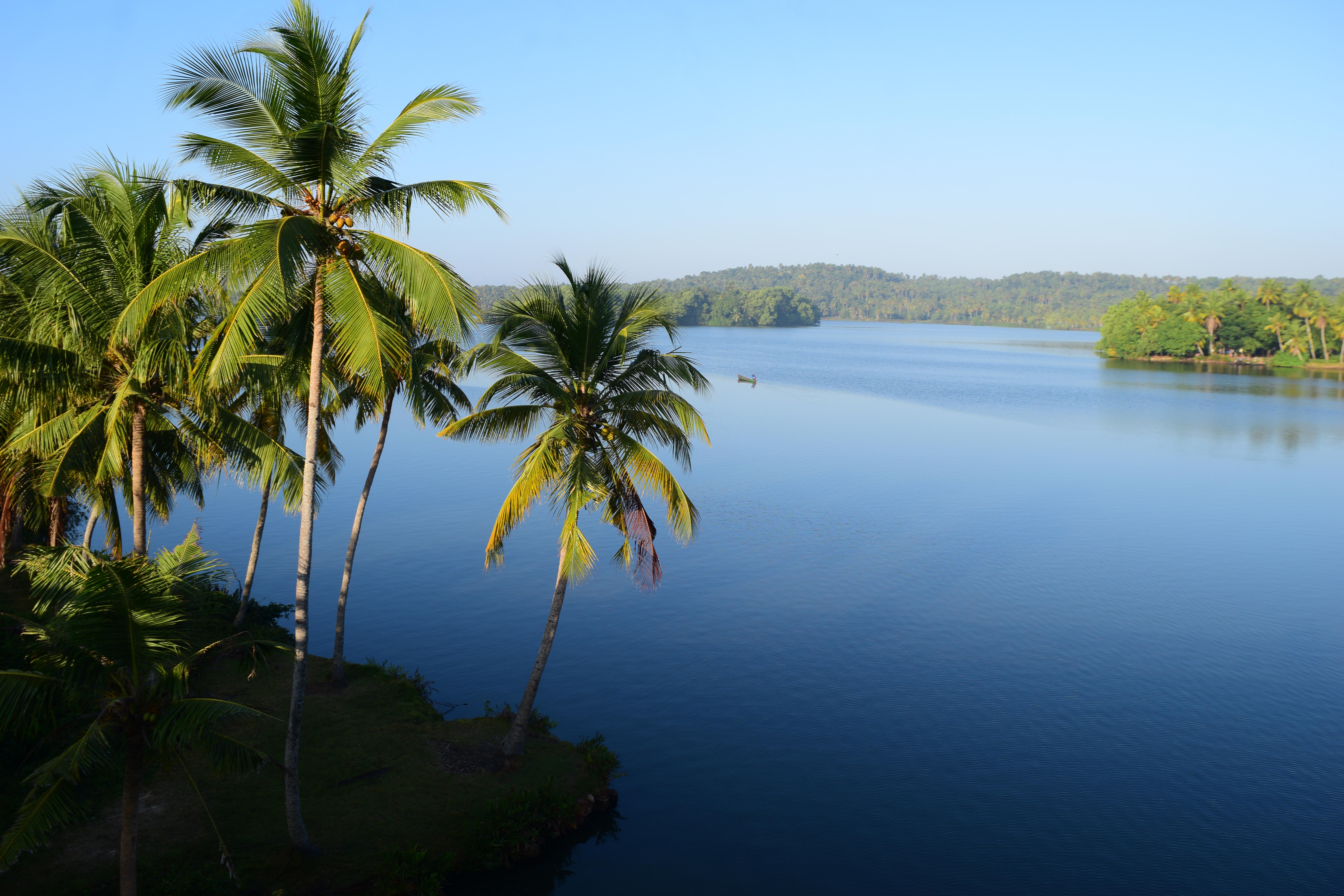 https://www.incredibleindia.org/content/dam/incredible-india-v2/images/places/varkala/varkala-ponnumthuruthu-island-ponnumthuruthu-island-varkala.jpg