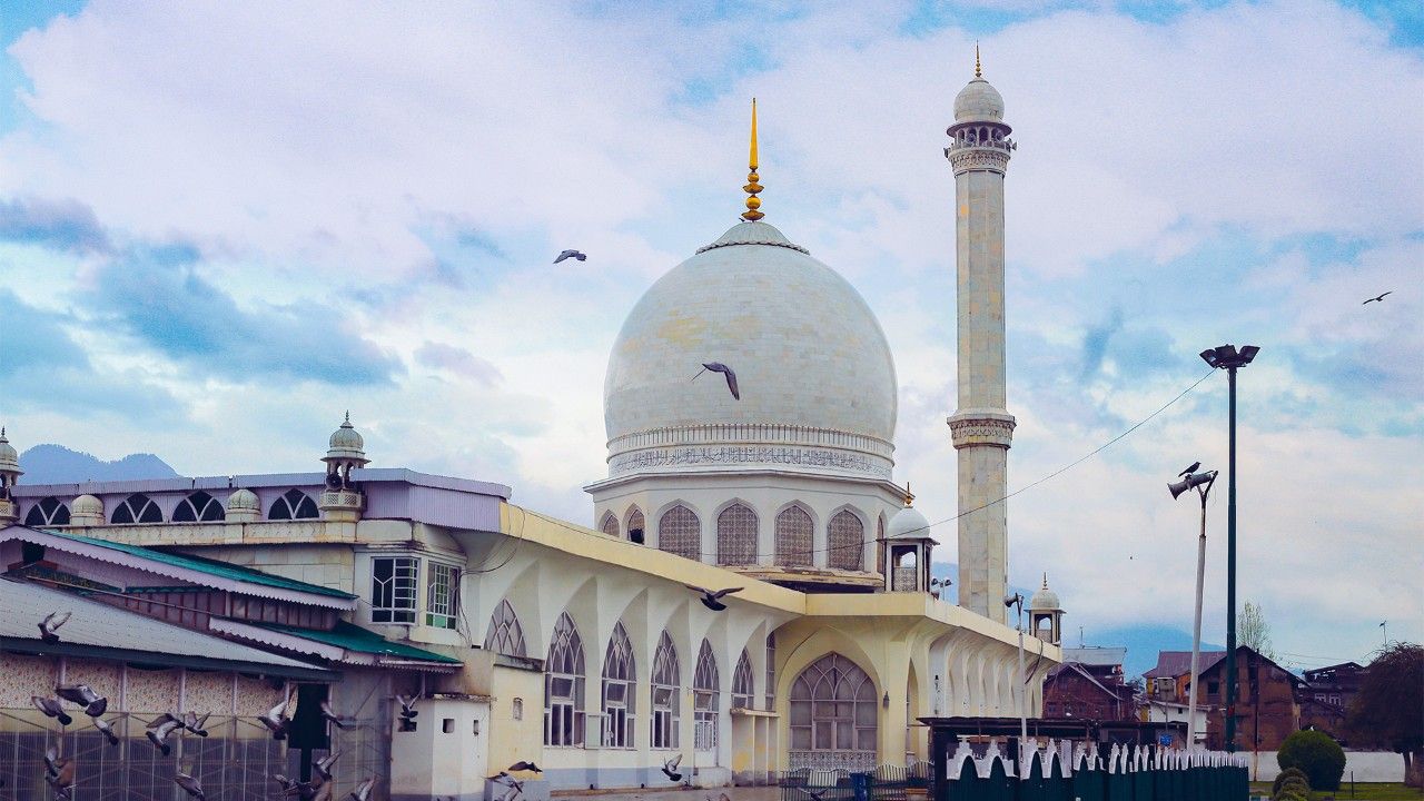 1-hazratbal-mosque-srinagar-j_k-attr-hero
