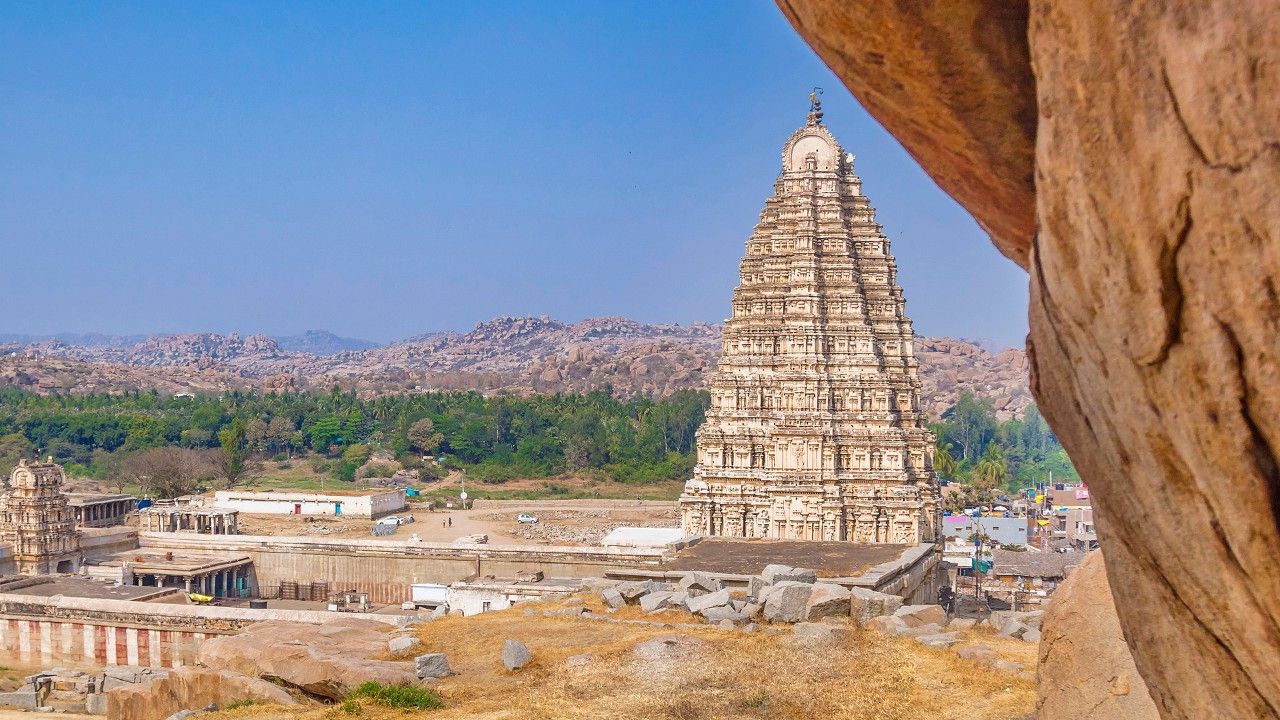 virupaksha-temple-hampi