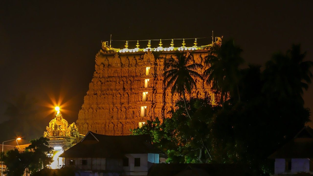 padmanabha-swamy-temple-thiruvananthapuram-kerala-2-attr-hero