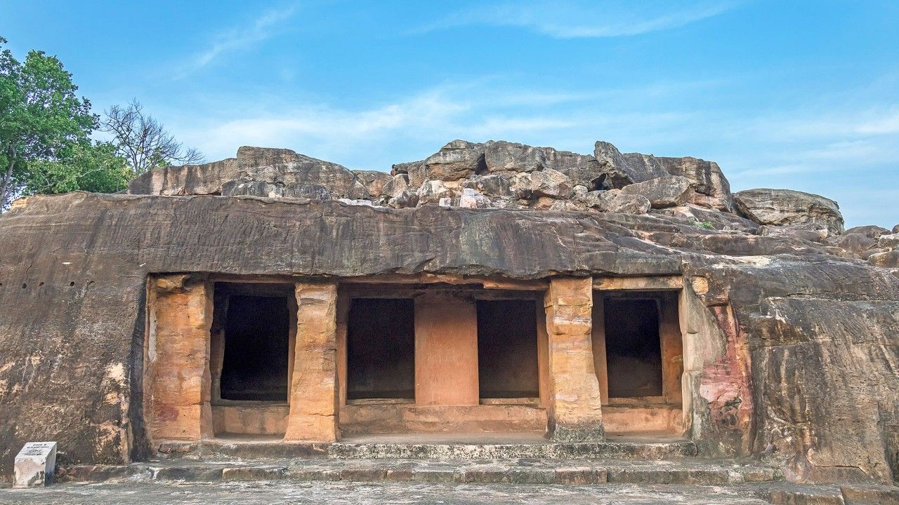 khandagiri-udaigiri-caves