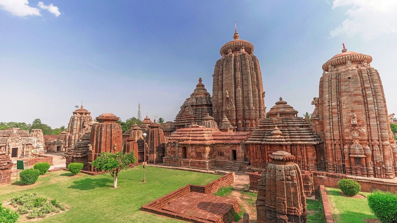 lingaraj-temple-bhubaneshwar-odisha