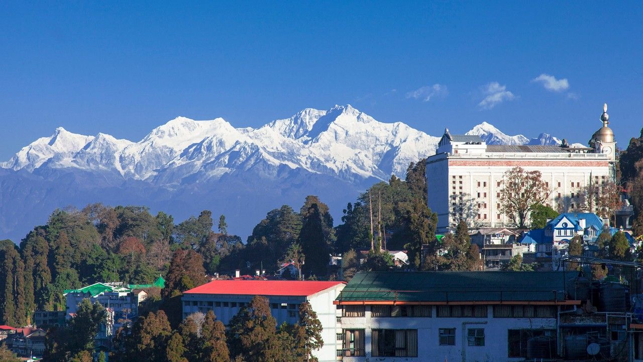 1-gorkha-war-memorial-and-batasia-loop-darjeeling-west-bengal-2-city-hero