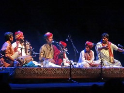 카왈리 아지메르의 민속 음악