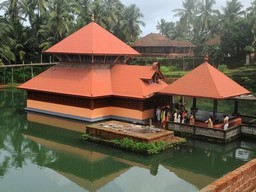 Храм на озере Анантапура 
