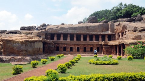 Khandagiri und Udaygiri Höhlen 
