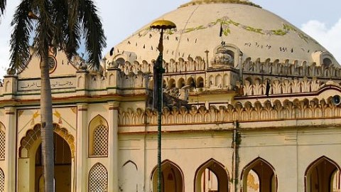 مسجد شاه نجف إمامبارا.