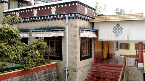 纳姆加尔寺