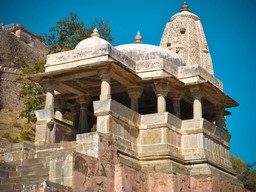 Храм Чарбхуджа 