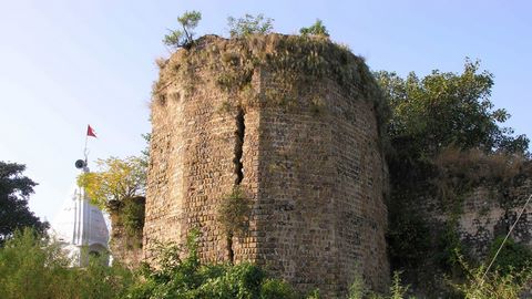 قلعة شاهبور كاندي...عبق التراث