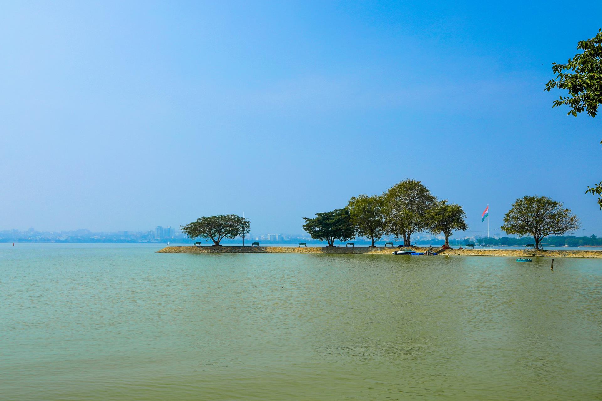 Hussain Sagar lake