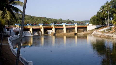 Barrage d'Aruvikkara 